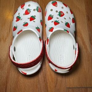 CROCS Kids' White and Red Strawberry Slippers
